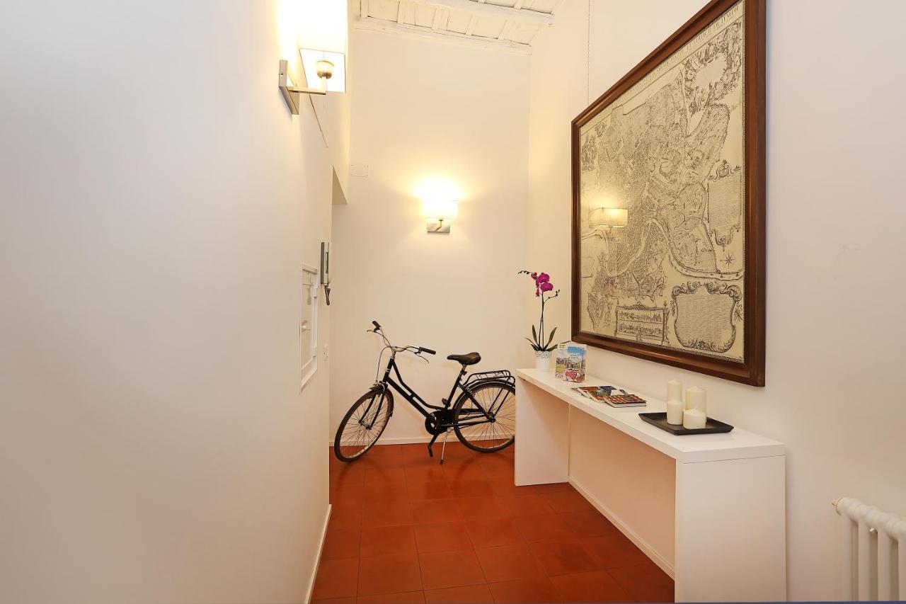 Bed and Breakfast Domus Croce Рим Екстер'єр фото