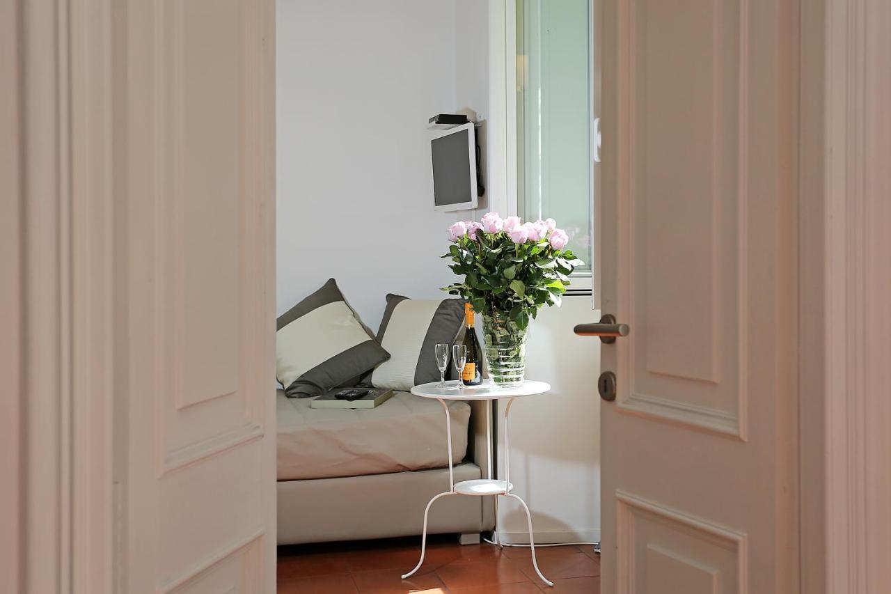 Bed and Breakfast Domus Croce Рим Екстер'єр фото